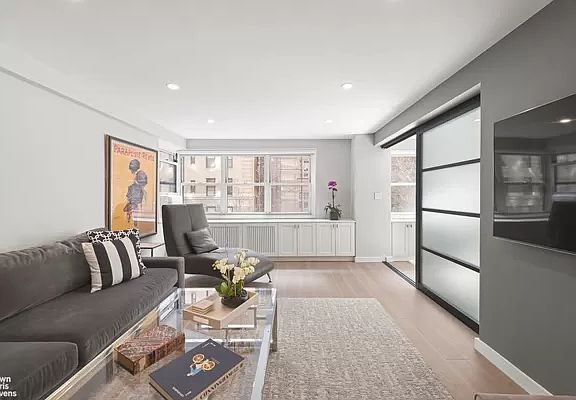 2nd image of 11 E 87th St APT 4D