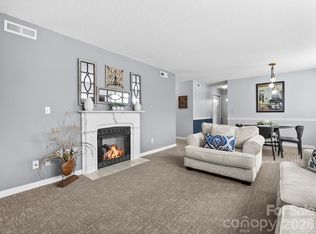 1002 Deermouse Way, Hendersonville, NC 28792