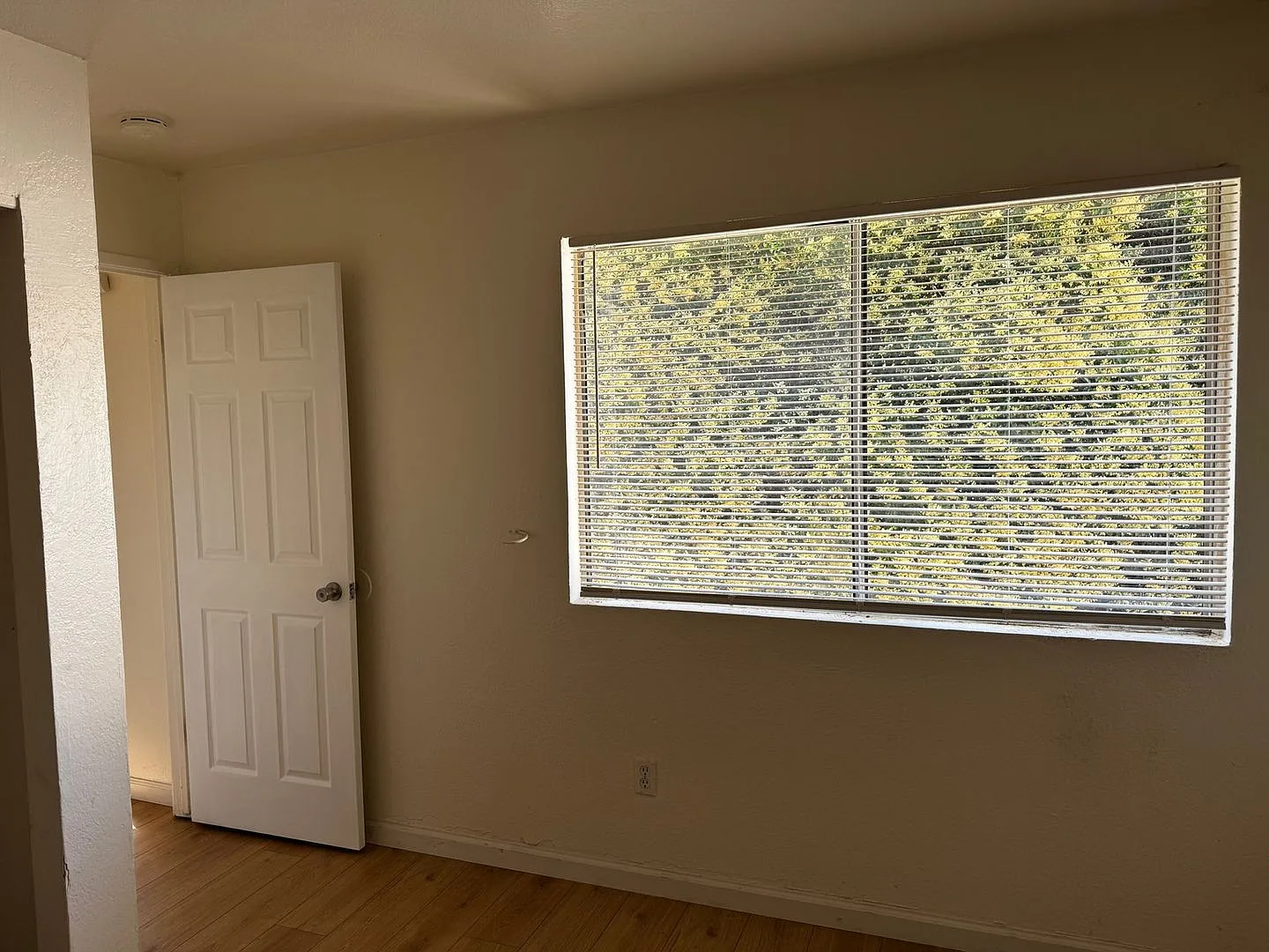 Charming 3BR Home in Stockton — Photo 3