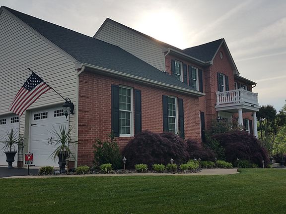 3rd image of 9189 Crescent Ln