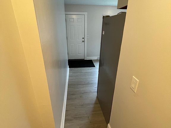 5th image of 3359 Rocky River Dr