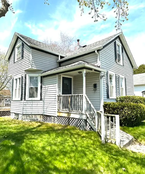 946 N 8th St — Photo 2