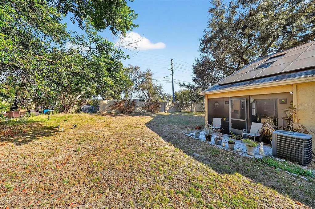 2 bed, 2.0 bath, 1240 sqft, $2,300 — Photo 2