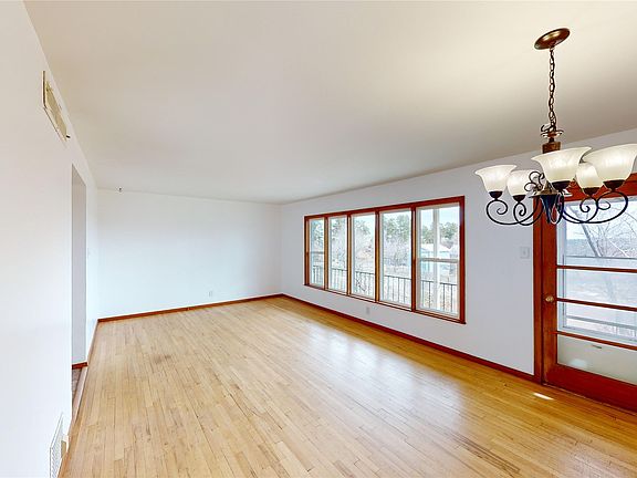 2nd image of 3823 Villa St APT B