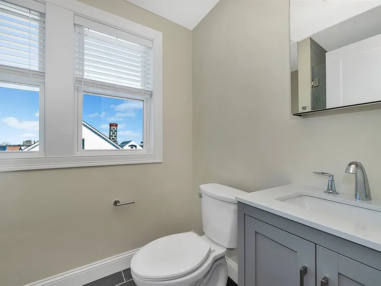 45 Wright Ave — Photo 18