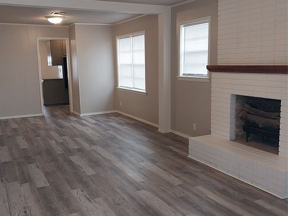 3rd image of 302 W Rollins St
