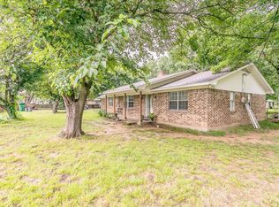 904 Sherman St, Tioga, TX 76271