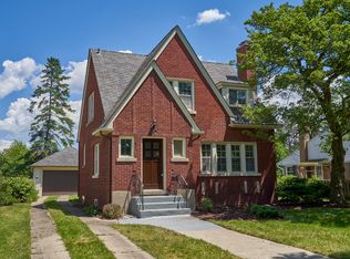 105 N Lancaster St, Mount Prospect, IL 60056