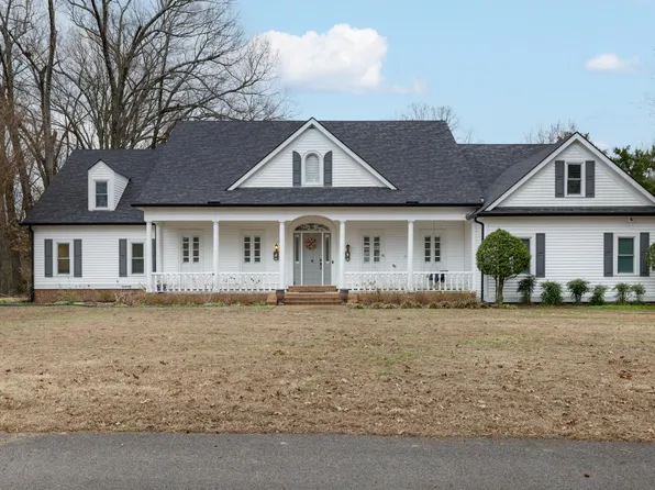 6045 Willoughby Oak Ln, Bartlett, TN 38135