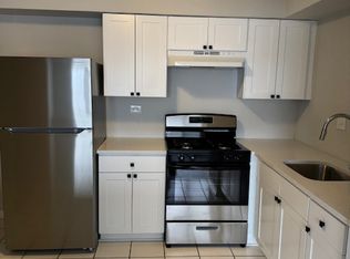 2040 S 16th Ave APT 2A, Broadview, IL 60155