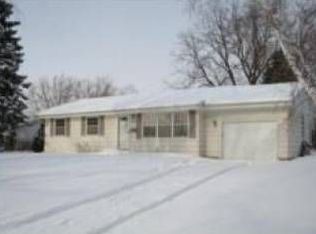 5071 Nine Mile Creek Cir, Bloomington, MN 55437