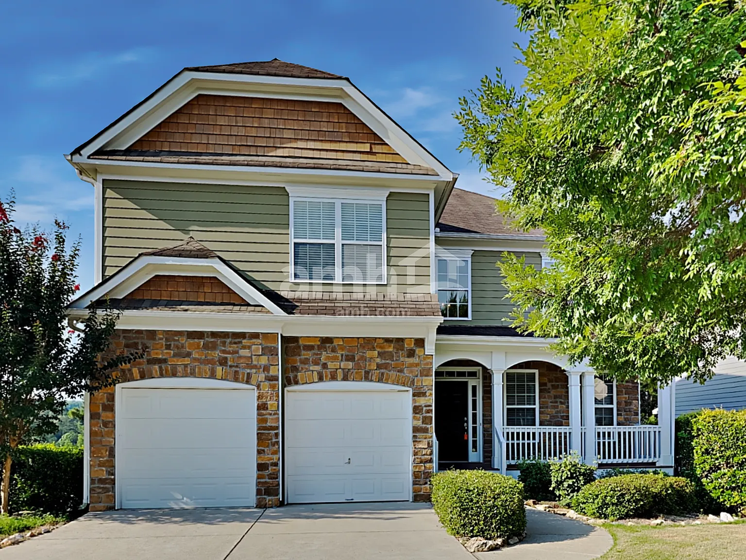 4 bed, 2.5 bath, 2767 sqft, $2,510 — Photo 1