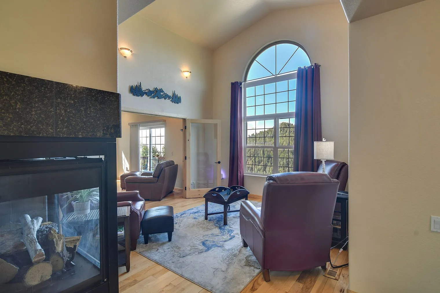 3 bed, 2.0 bath, 2992 sqft, $4,963 — Photo 2