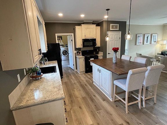4th image of 33038 Circle Dr