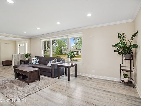 3rd image of 1613 Kingston Ln