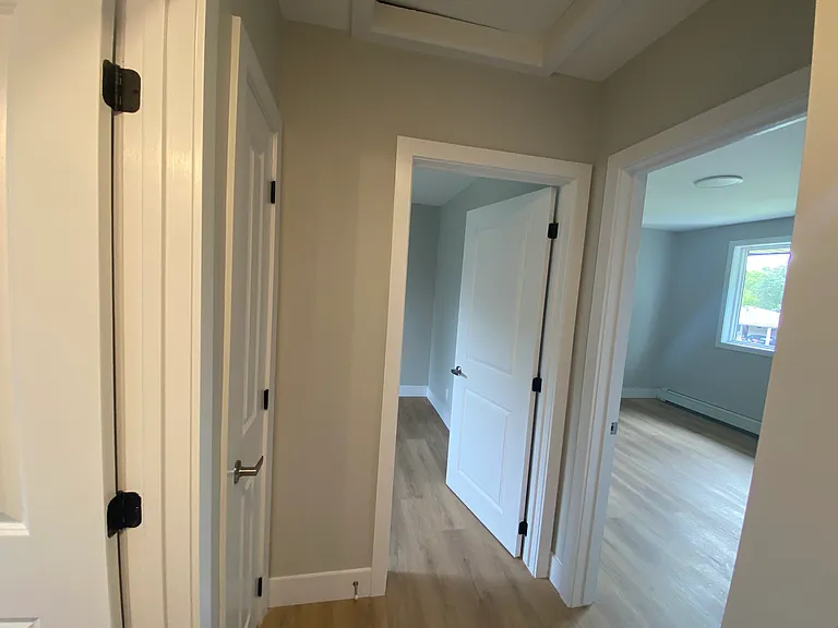 1 Court Ln — Photo 8
