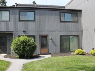 1005 Fox Ln, Poughkeepsie, NY 12603