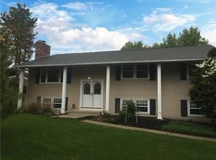 5 Midlands Dr, East Greenwich, RI 02818