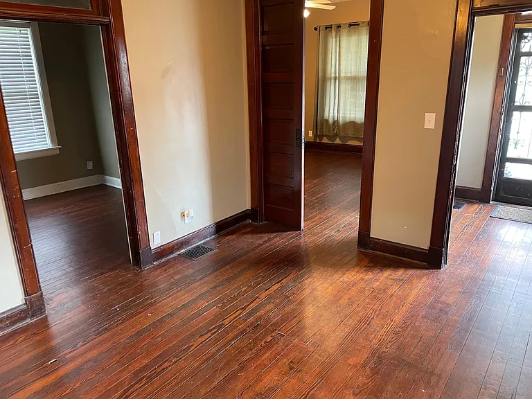 3224 Holmes St — Photo 5