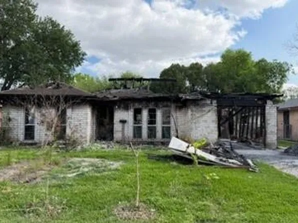 11323 Glenwolde Dr, Houston, TX 77099