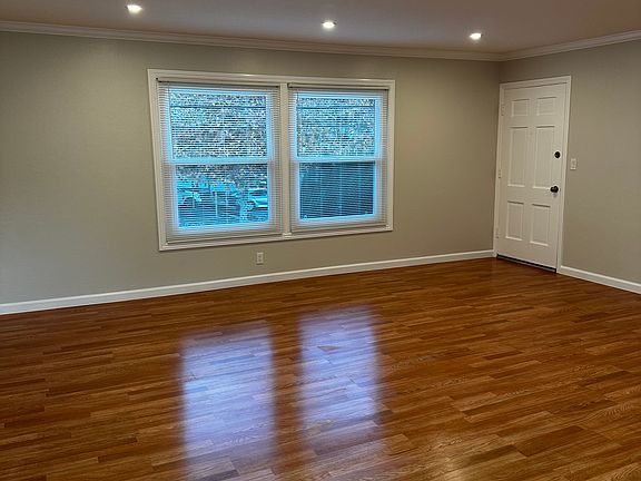 2nd image of 660 Scofield Ave APT 3