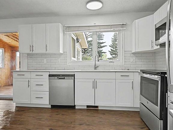 3rd image of 7330 E 99a St