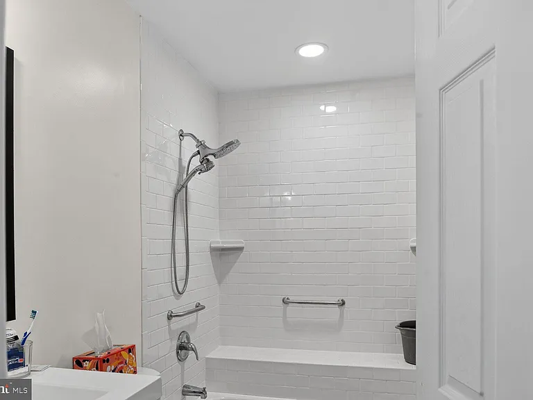 6929 Clearwind Ct #B — Photo 14