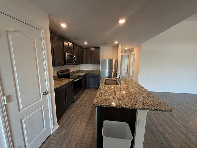 2019 NW 16th Pl — Photo 6