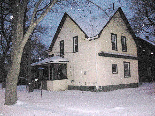 2nd image of 445 Harriet St