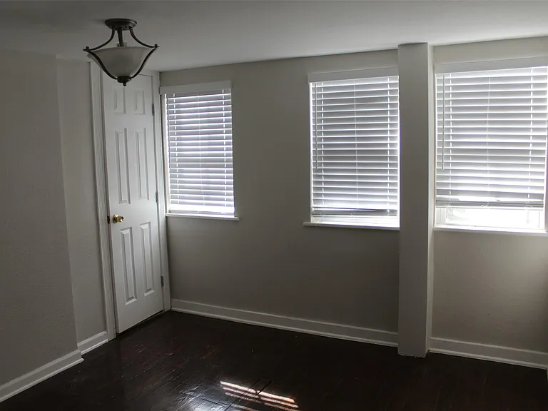 402 Granberry St — Photo 13
