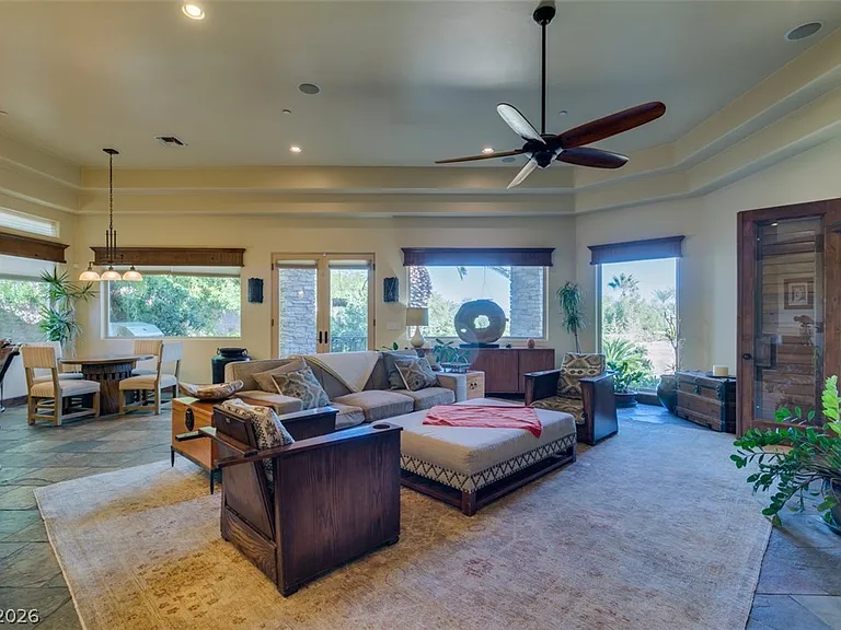 549 Regents Gate Dr — Photo 15