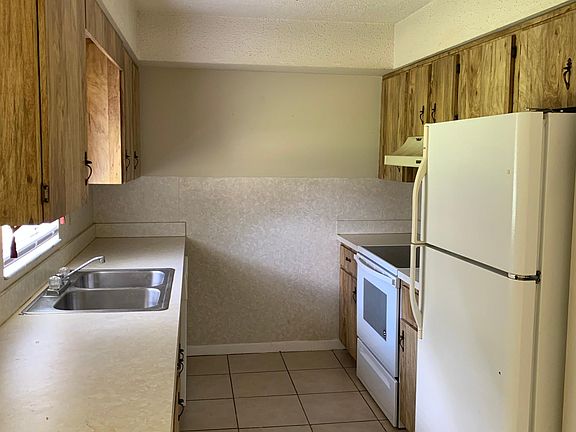 3rd image of 846 Trina Ln