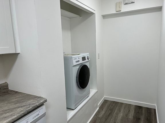 3rd image of 2114 Pauline Blvd
