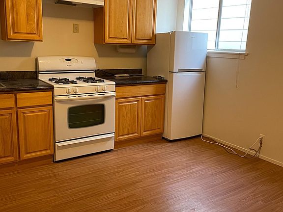 3rd image of 2514 Clay St APT 5