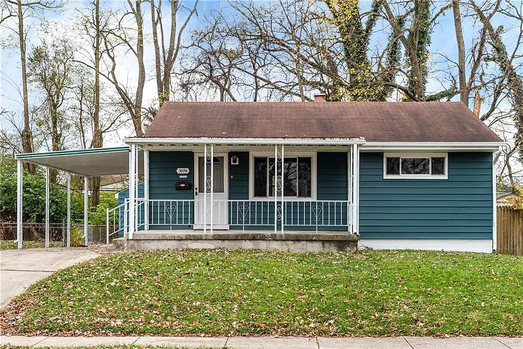 5694 Barrett Dr photo 1