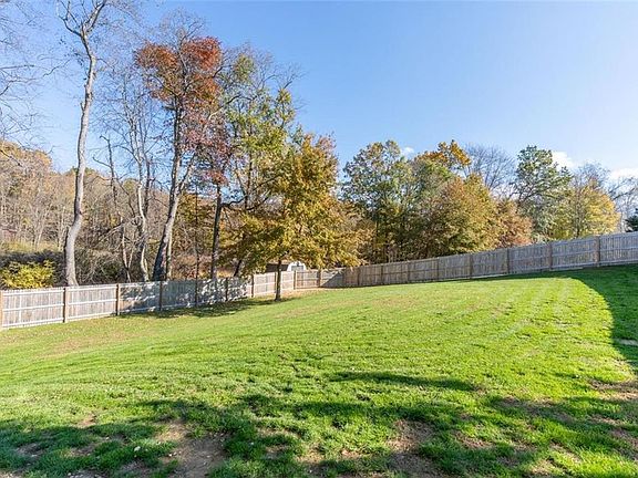 5th image of 87 Deer Valley Dr