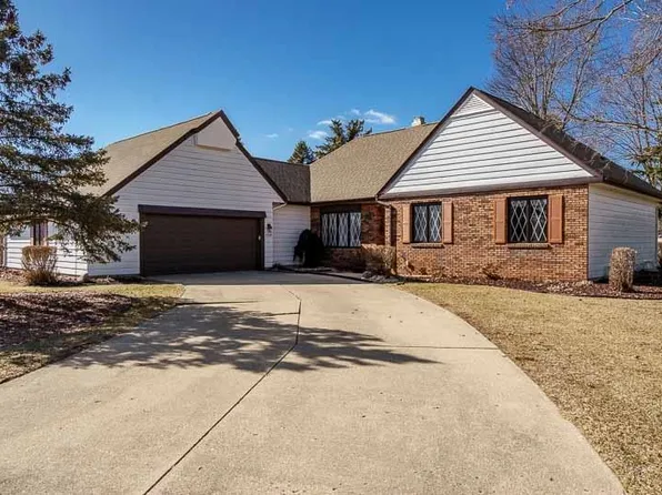 3168 S High Crest Rd, Beloit, WI 53511