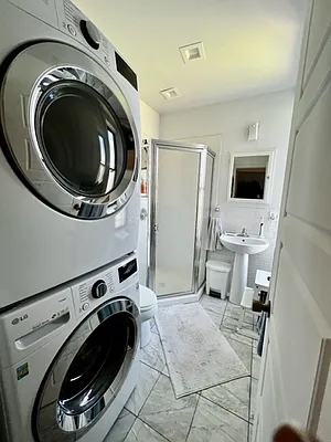 Rented by R New York | media 10