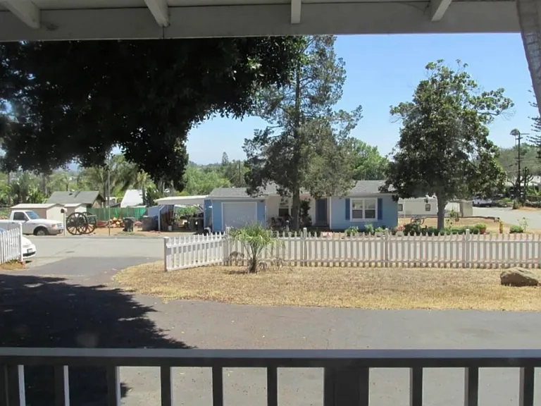 535 W Fig St — Photo 17