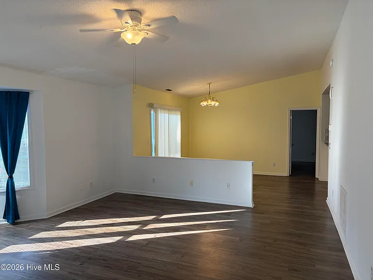 2591 Thackery Rd #E — Photo 17