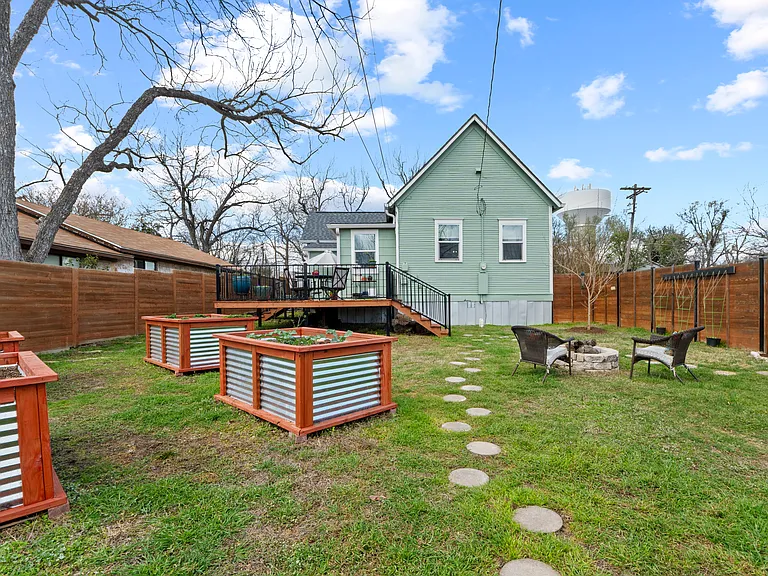 1120 Vance St #1 — Photo 11