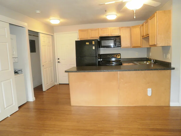 1405 Broadway St #210 — Photo 8