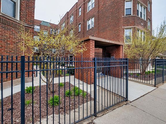 2nd image of 2448 W Addison St #2452-3B