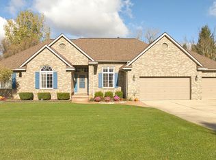 4400 Oak Tree Trl, Fenton, MI 48430