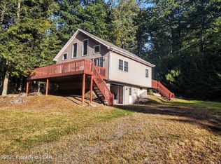 77 Edge Rock Dr, Drums, PA 18222