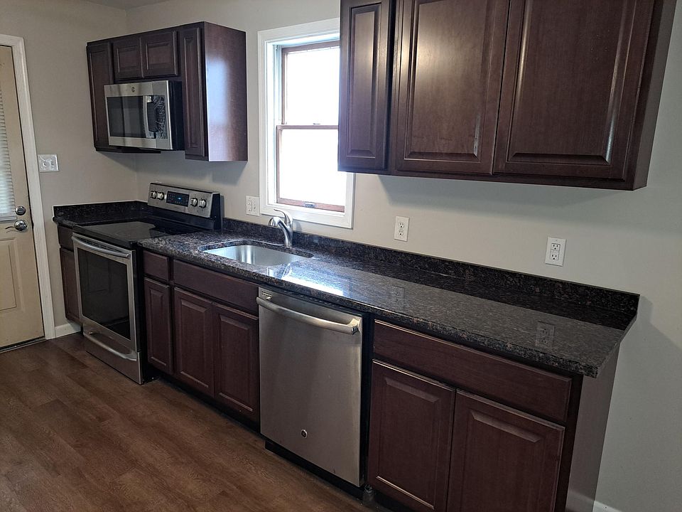 2nd image of 1134 Main St #E