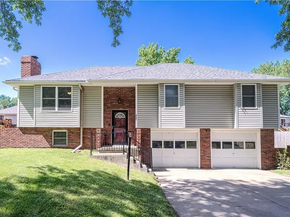 4521 Gene Field Rd, Saint Joseph, MO 64506