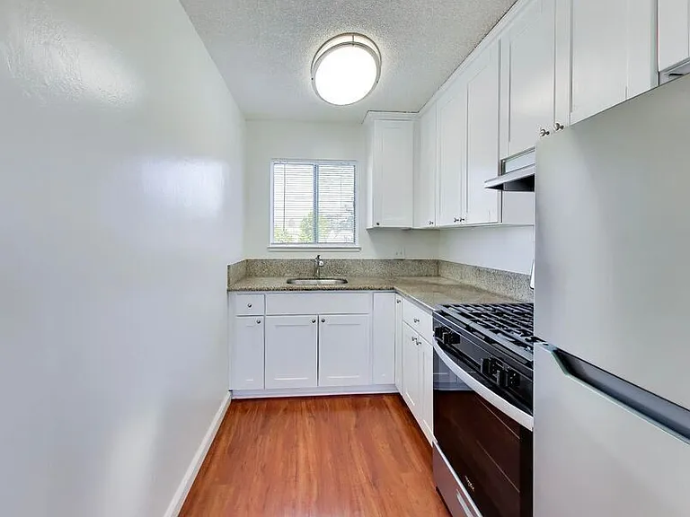 671 Vernon Street — Photo 8