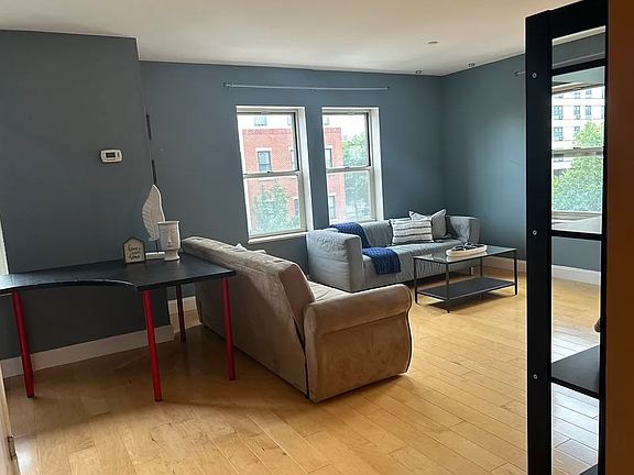 3rd image of 993 Tremont St #3B