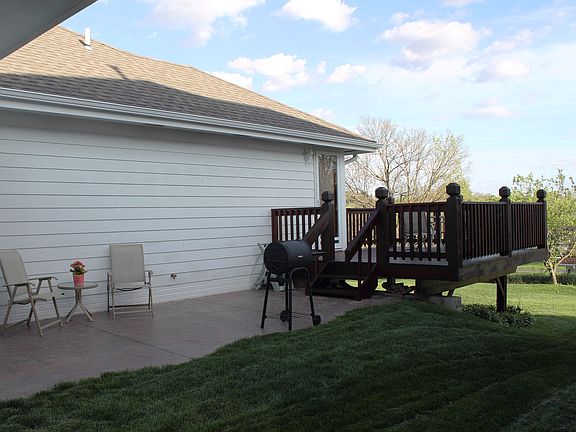 Concrete patio & deck